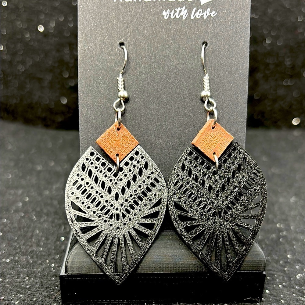 Black and Brown Geometric Earrings - Picture 3 of 4